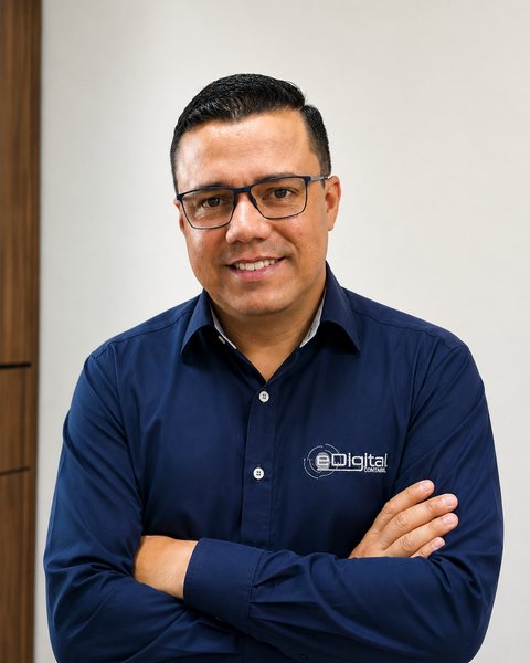 Marcio, sócio responsável pelo departamento pessoal da eDigital Contabilidade
